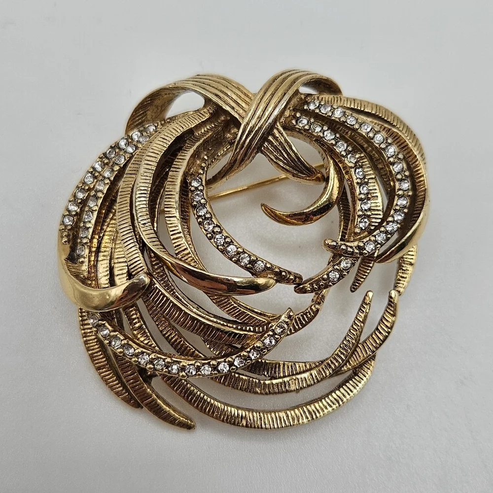 VINTAGE Monet Gold Tone Pave Rhinestone Swirls Sculptural Brooch Pin Signed